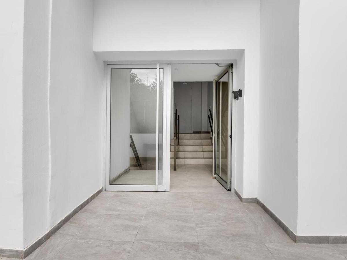 Sanders Crystal Larnaca Exterior photo